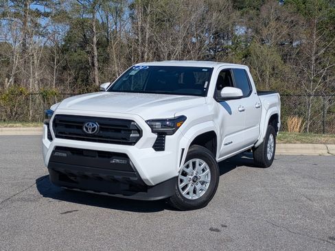 Used 2024 Toyota Tacoma SR5 image 1