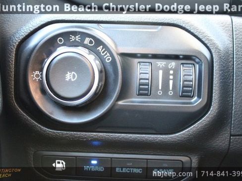 Used 2022 Jeep Wrangler Unlimited Rubicon 4xe image 21