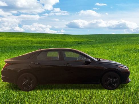 Used 2023 Hyundai Elantra SEL image 36