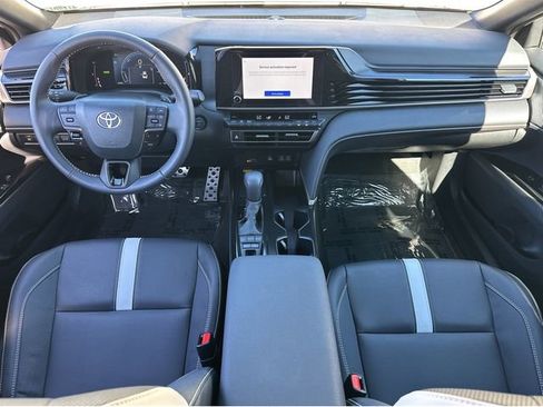 Used 2025 Toyota Camry SE w/ Convenience Package image 17