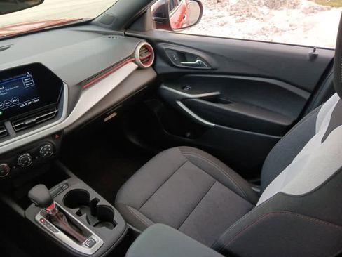 Used 2024 Chevrolet Trax RS w/ Sunroof Package image 13