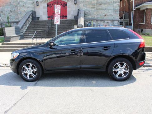 Used 2011 Volvo XC60 T6 image 9