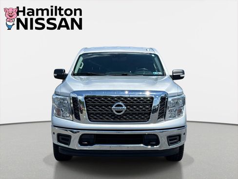 Used 2018 Nissan Titan SV w/ SV Convenience Package AWD/4WD image 6