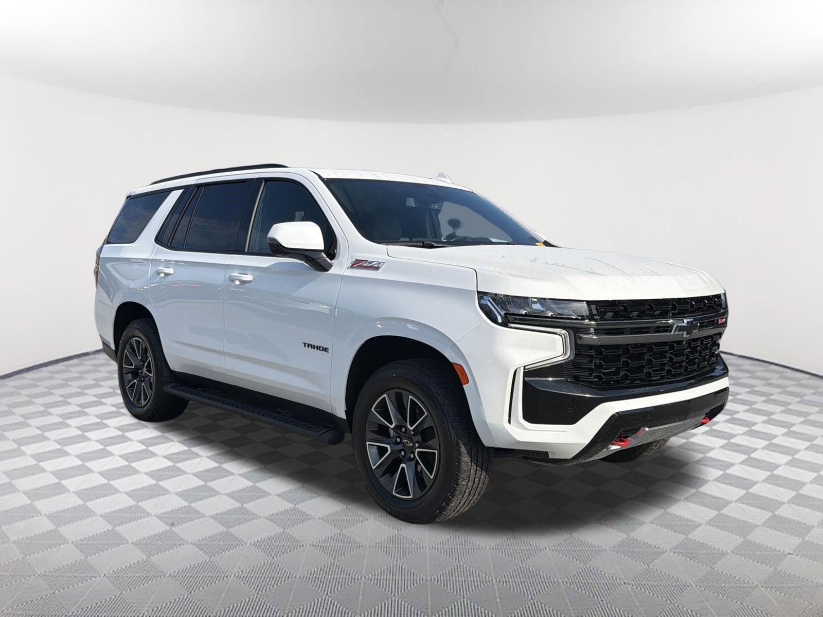 Certified 2022 Chevrolet Tahoe Z71 w/ Luxury Package AWD/4WD image 8
