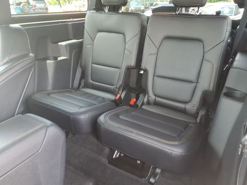 Certified 2025 Ford Bronco Badlands AWD/4WD image 13
