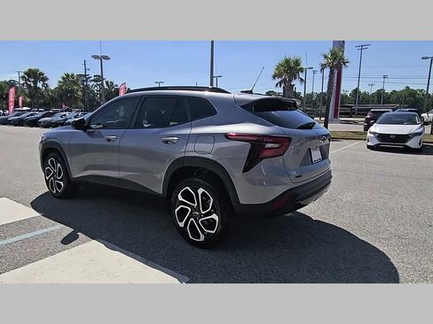 Used 2025 Chevrolet Trax RS w/ Driver Confidence Package image 28