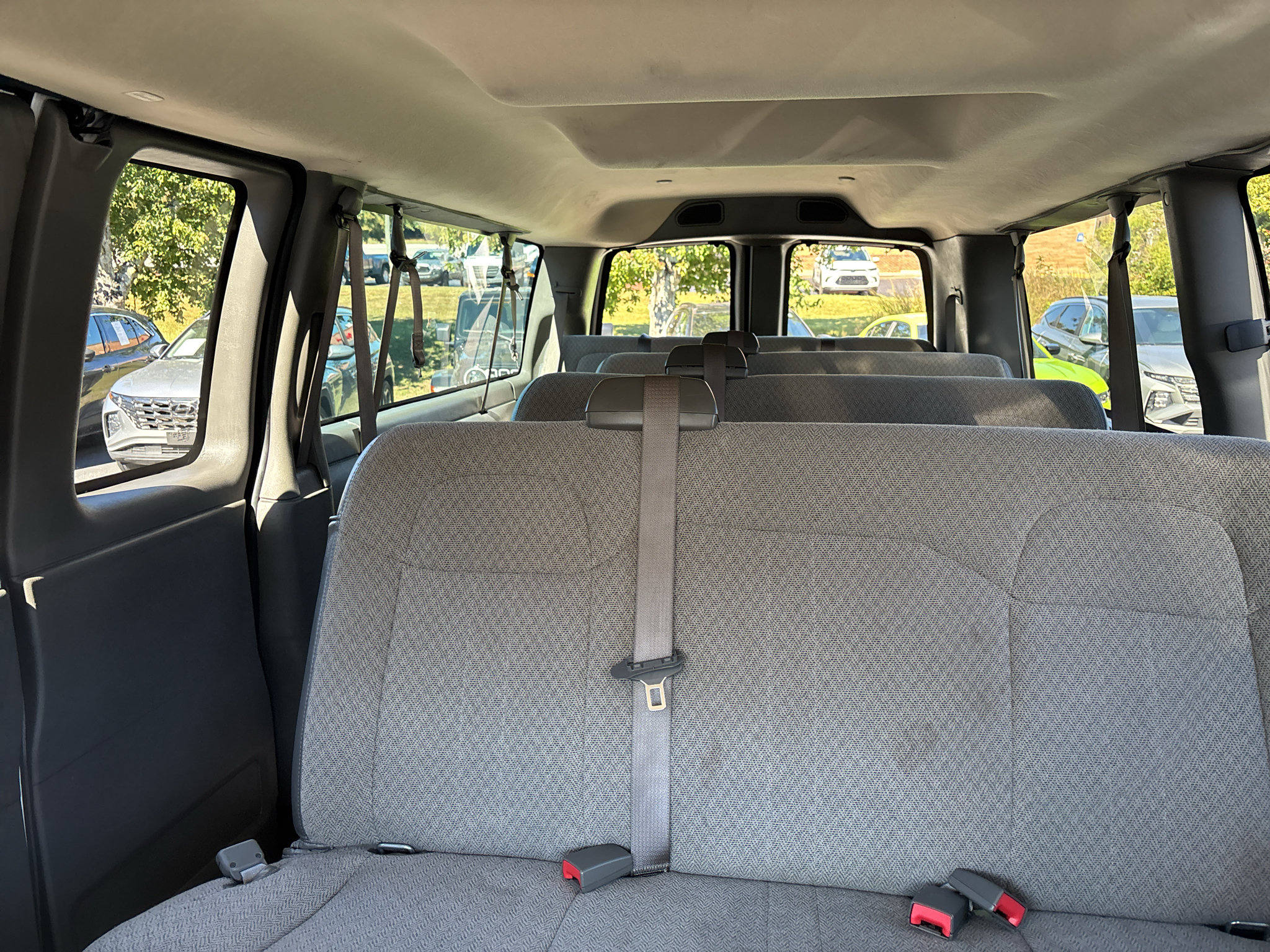 Used 2025 Chevrolet Express 3500 LT w/ LT Preferred Equipment Group RWD image 5