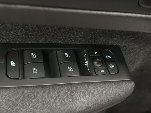 New 2026 Volvo XC40 B5 Plus w/ Climate Package image 22