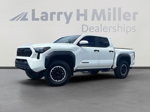 Used 2024 Toyota Tacoma TRD Off-Road w/ TRD Off Road Premium Package AWD/4WD image 1