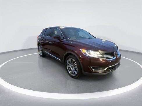 Used 2017 Lincoln MKX Reserve w/ Lincoln MKX Climate Package image 2