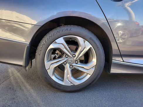 Used 2018 Honda Accord EX image 5