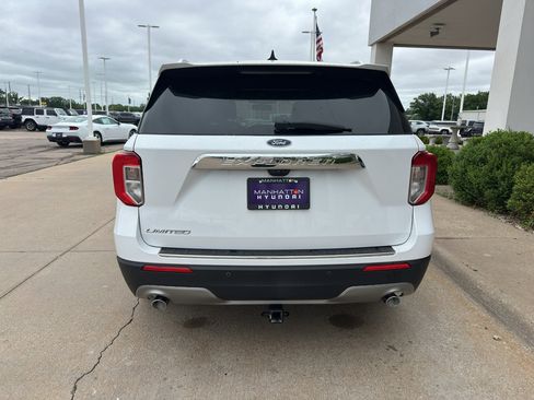 Used 2023 Ford Explorer Limited w/ Equipment Group 301A RWD image 9