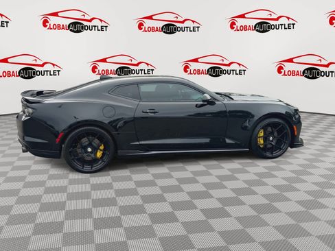 Used 2020 Chevrolet Camaro SS RWD image 9
