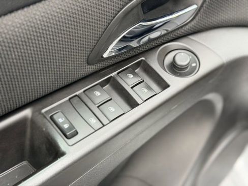 Used 2016 Chevrolet Cruze LT image 15