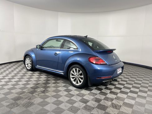 Used 2019 Volkswagen Beetle 2.0T SE image 2
