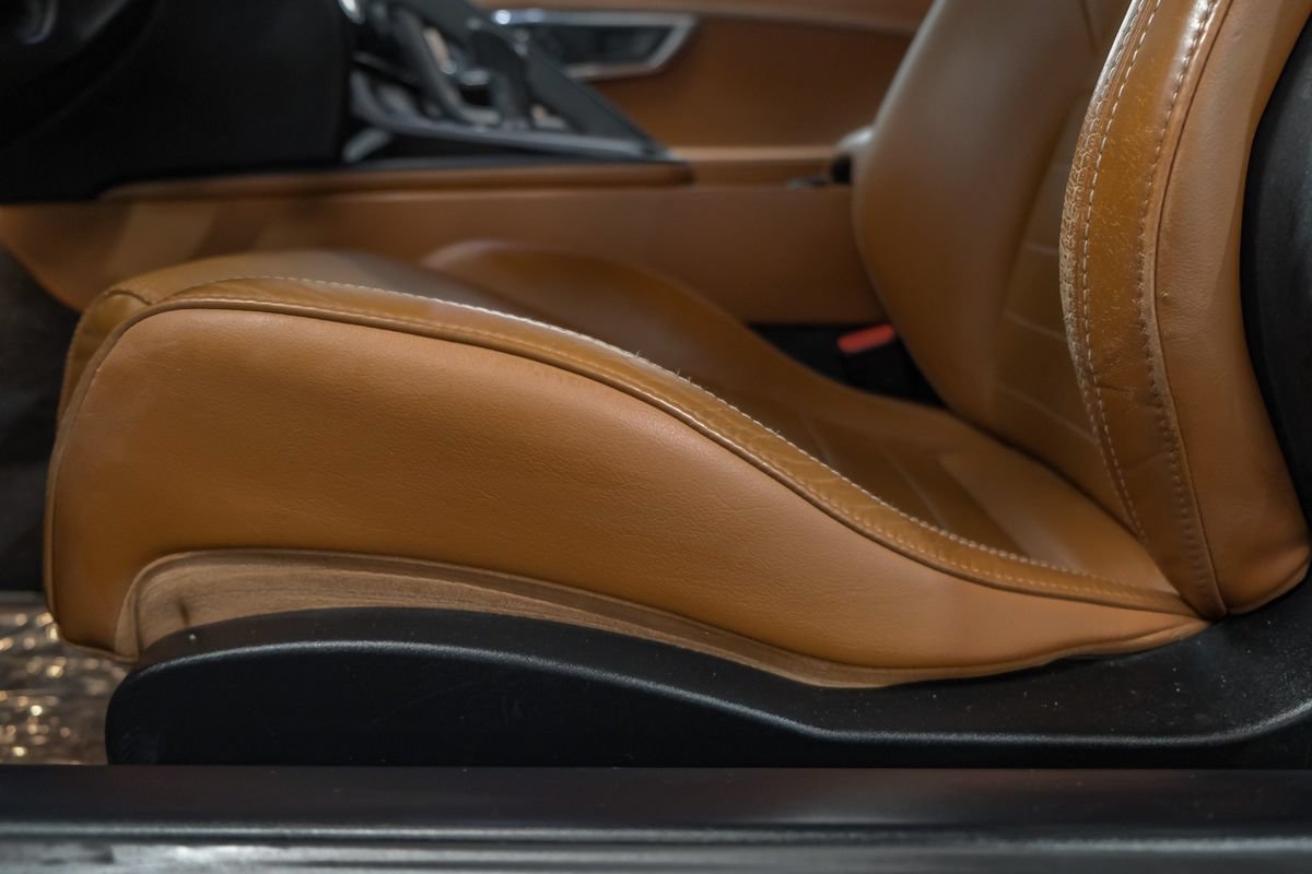 Used 2019 Jaguar F-TYPE R AWD/4WD image 32