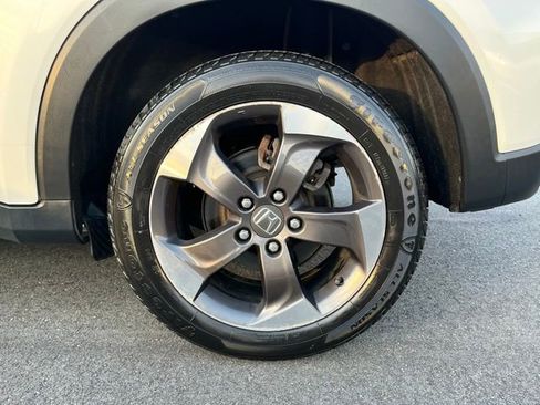 Used 2018 Honda HR-V EX image 12