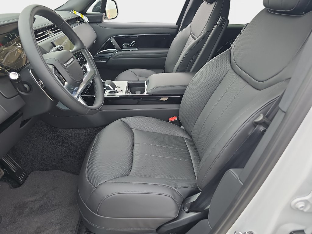 New 2025 Land Rover Range Rover SE AWD/4WD image 16