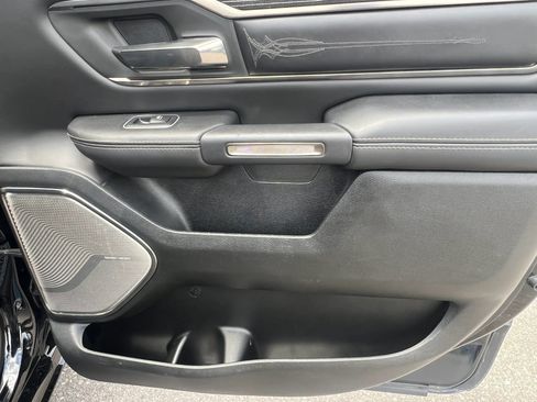 Used 2020 RAM 1500 Limited w/ Black Appearance Package AWD/4WD image 22