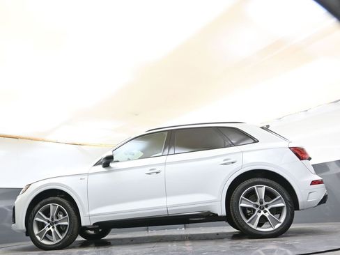 Certified 2025 Audi Q5 2.0T Premium w/ Convenience Plus Package image 31
