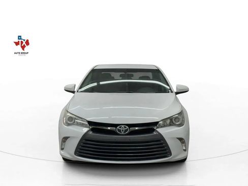 Used 2017 Toyota Camry SE FWD image 7