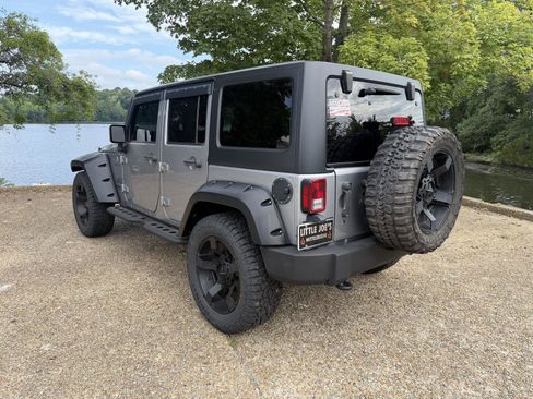 Used 2017 Jeep Wrangler Unlimited Sport w/ Quick Order Package 24S AWD/4WD image 5