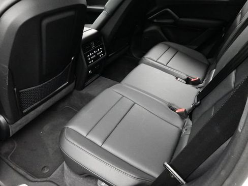 Certified 2025 Porsche Cayenne AWD/4WD image 14