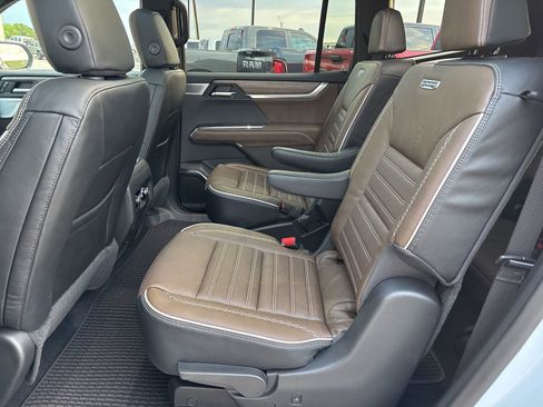 New 2026 GMC Acadia Denali Ultimate image 18