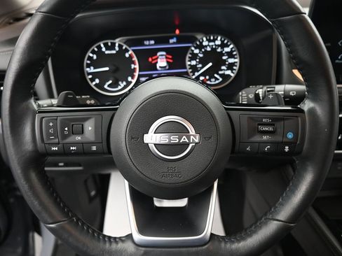 Used 2023 Nissan Rogue SL w/ SL Premium Package image 21