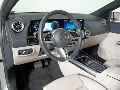 Certified 2025 Mercedes-Benz GLA 250 4MATIC image 14