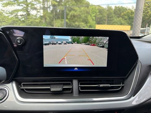 Used 2025 Chevrolet Trax LT w/ Driver Confidence Package FWD image 11