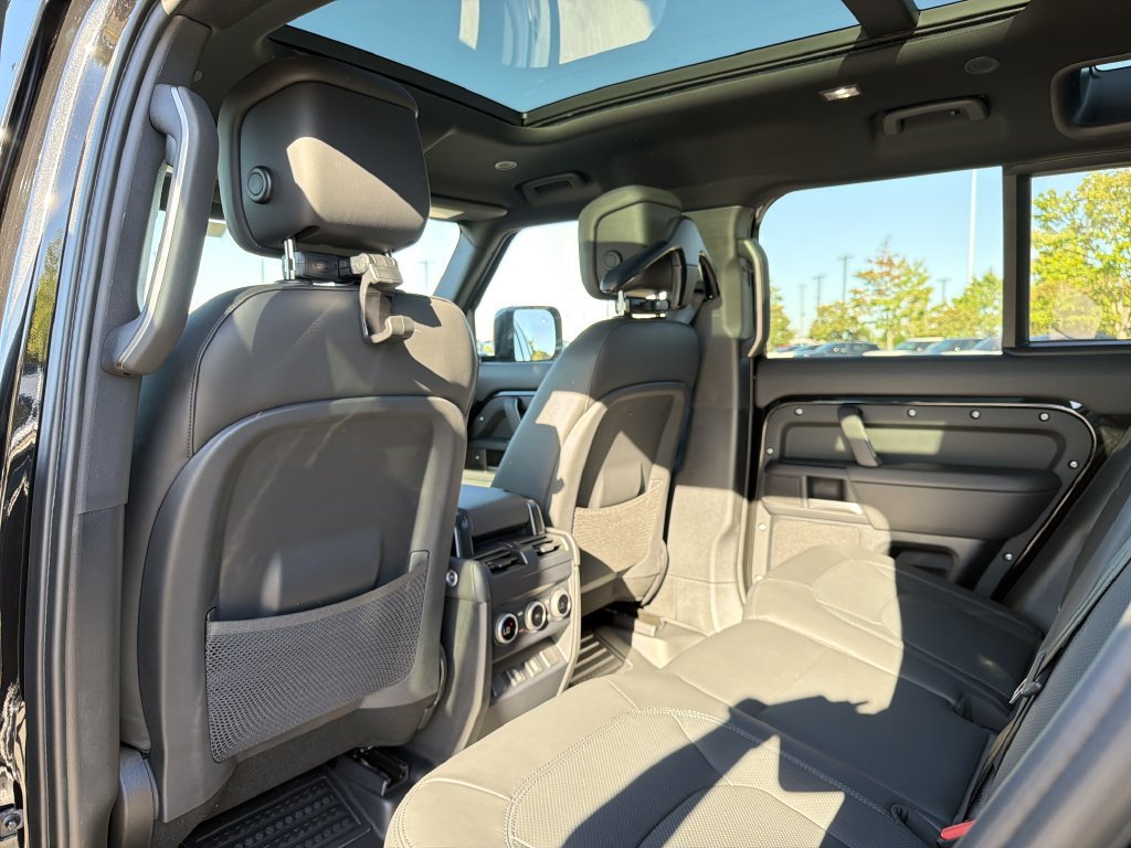 New 2026 Land Rover Defender 110 S AWD/4WD image 11