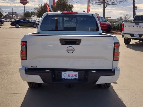 Certified 2025 Nissan Frontier SV w/ SV Convenience Package image 3
