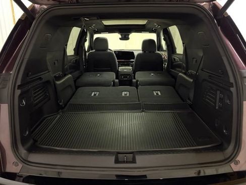 Used 2024 Chevrolet Traverse RS AWD/4WD image 15