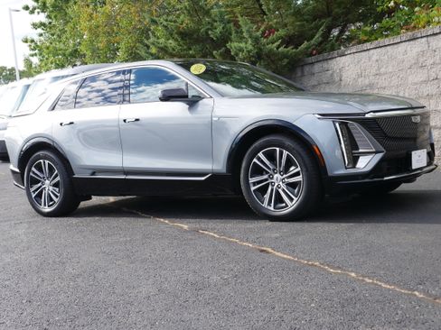 Certified 2024 Cadillac Lyriq Luxury w/ LPO, Floor Liner Package image 9