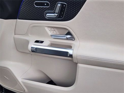 Certified 2026 Mercedes-Benz GLB 250 4MATIC image 17