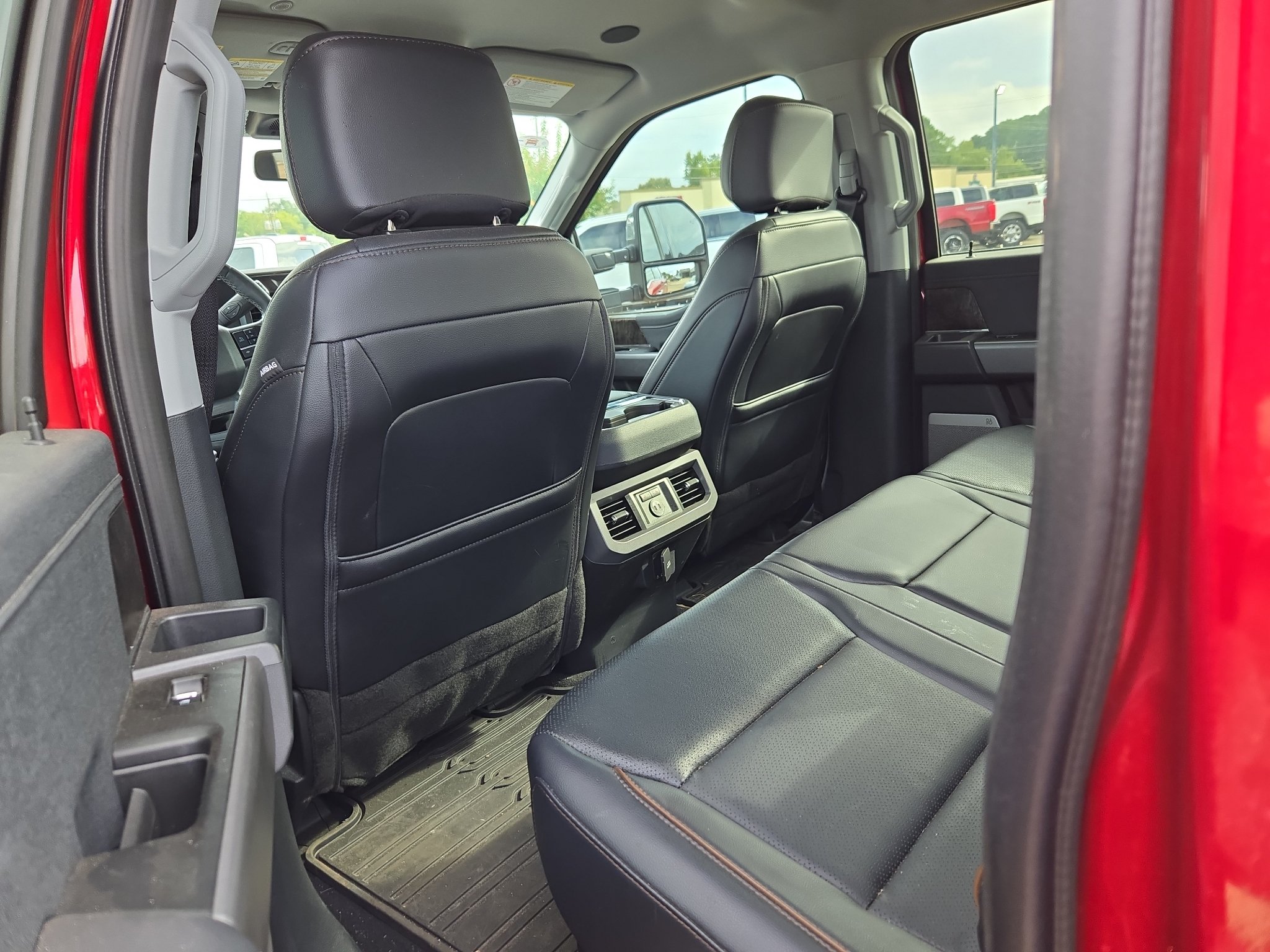 Used 2025 Ford F250 Lariat w/ Lariat Ultimate Package AWD/4WD image 14