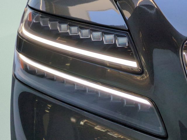 Certified 2025 Genesis GV80 2.5T Prestige AWD/4WD image 8