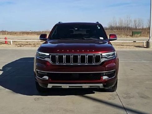 Used 2022 Jeep Wagoneer Series III w/ Premium Group I image 3