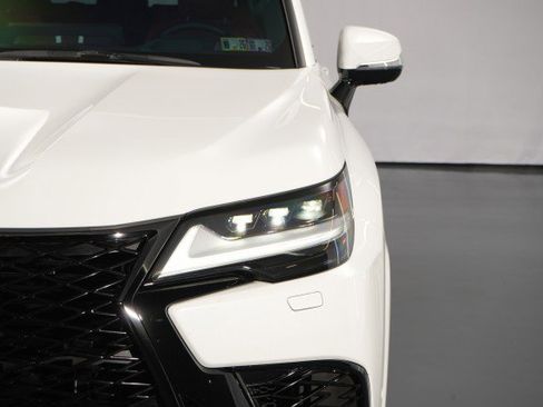 Used 2025 Lexus LX 700h F Sport image 7