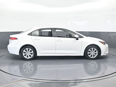 Used 2024 Toyota Corolla LE image 7