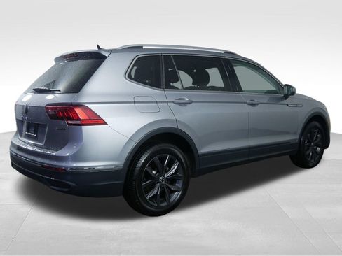 Used 2023 Volkswagen Tiguan SE w/ Panoramic Sunroof Package AWD/4WD image 10