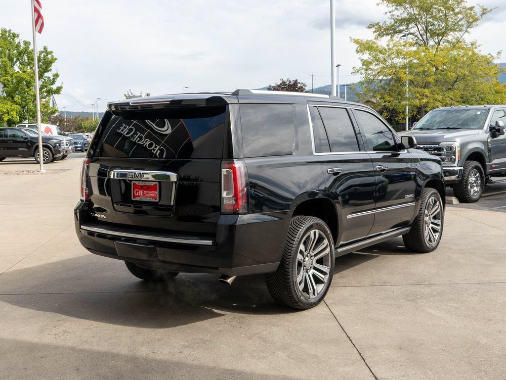 Used 2018 GMC Yukon Denali w/ Denali Ultimate Black Edition AWD/4WD image 7