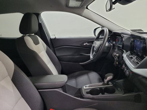 Used 2024 Chevrolet Trax LS w/ Driver Confidence Package FWD image 21