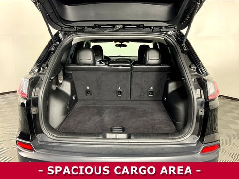 Used 2019 Jeep Cherokee Latitude Plus AWD/4WD image 35