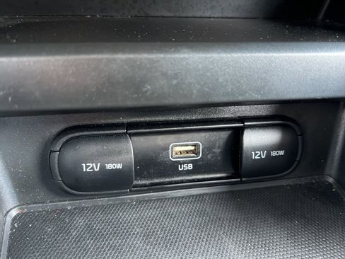 Used 2025 Kia Soul LX w/ LX Technology Package image 21