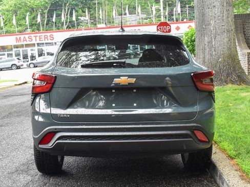 Used 2026 Chevrolet Trax LS w/ LS Convenience Package FWD image 6