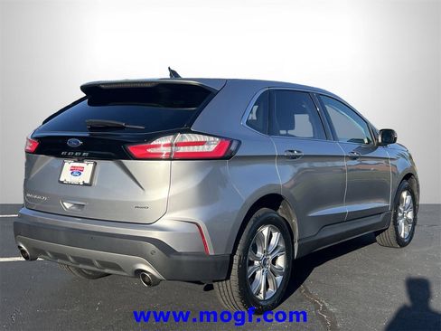 Certified 2022 Ford Edge Titanium image 3