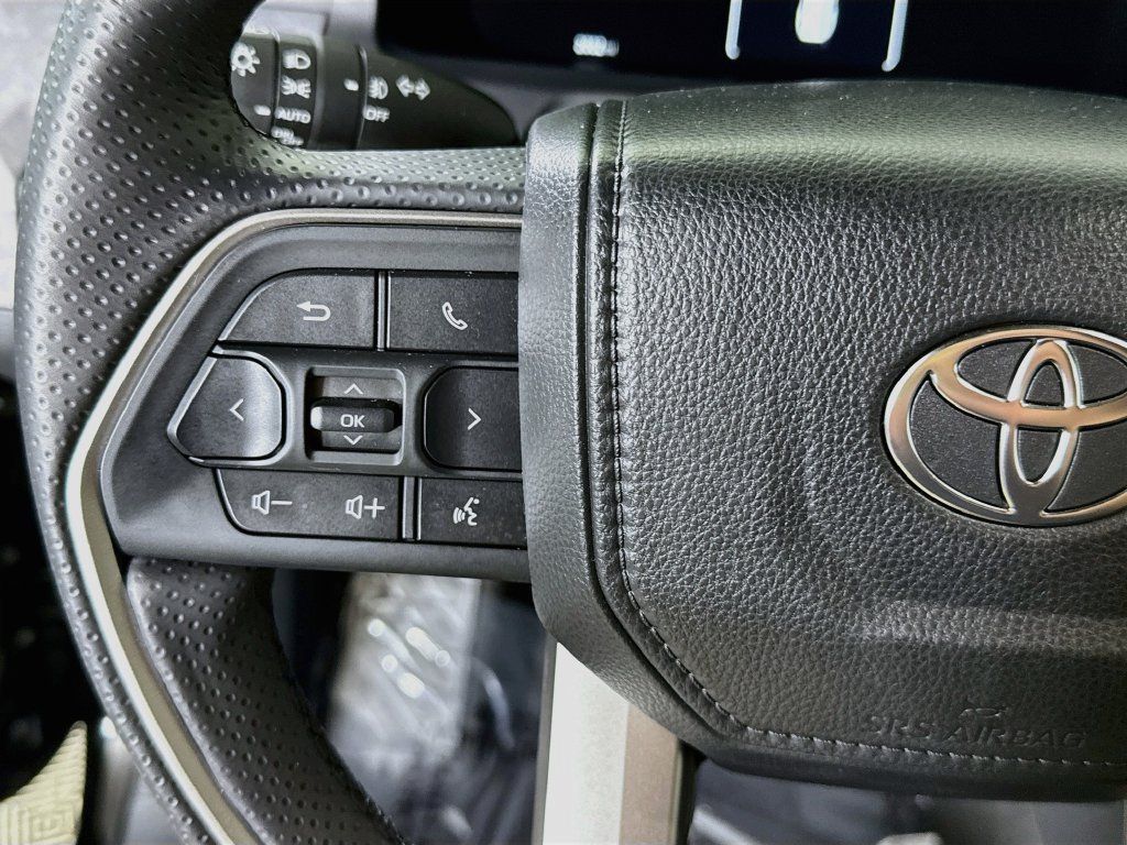 Certified 2026 Toyota 4Runner Trailhunter AWD/4WD image 23