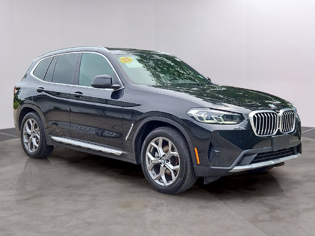 Used 2023 BMW X3 xDrive30i w/ Premium Package AWD/4WD image 3